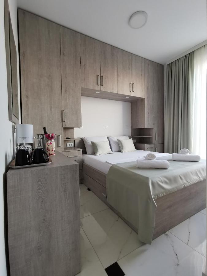 Hotel Montenino Бар Екстериор снимка