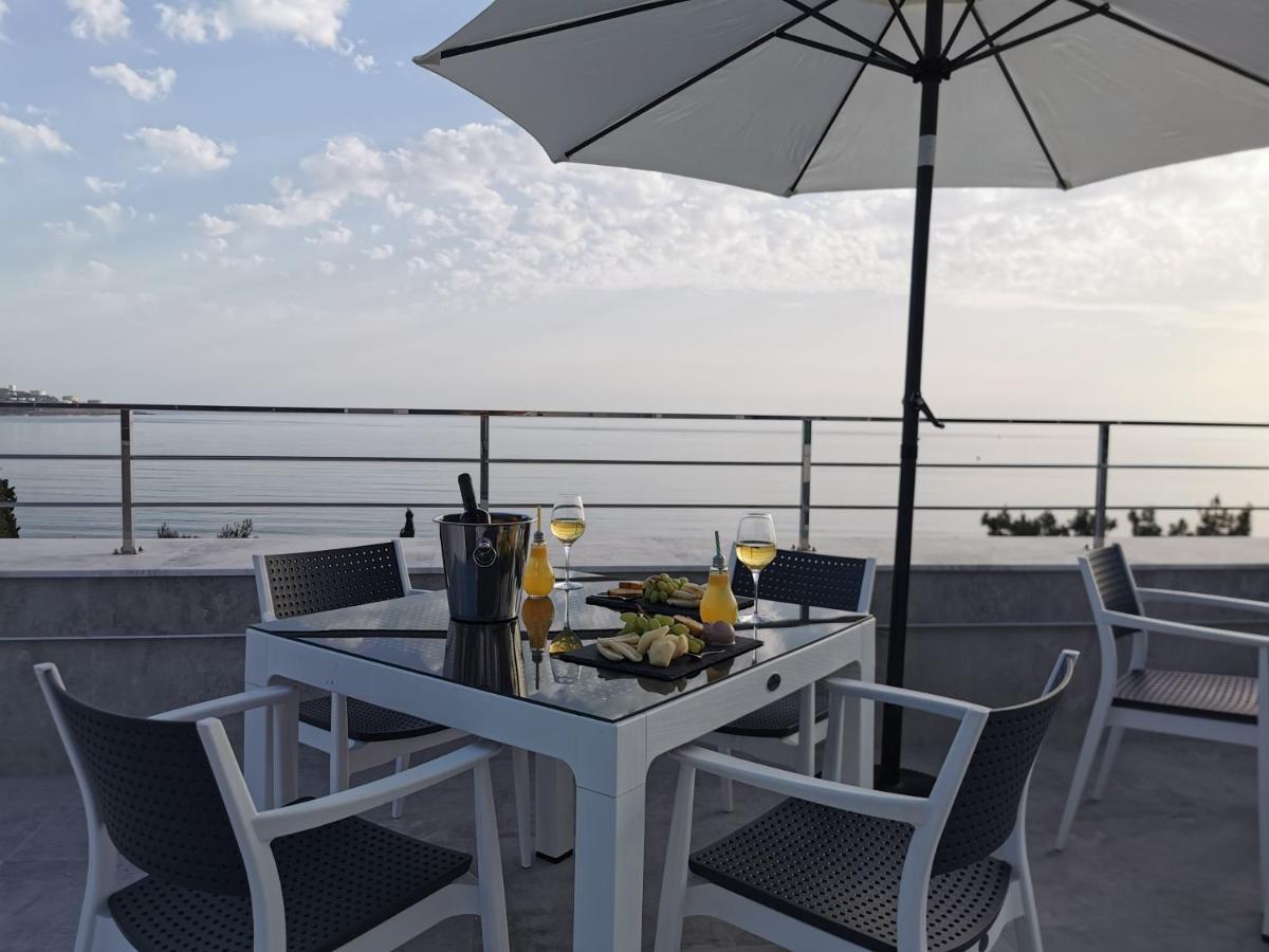Hotel Montenino Бар Екстериор снимка