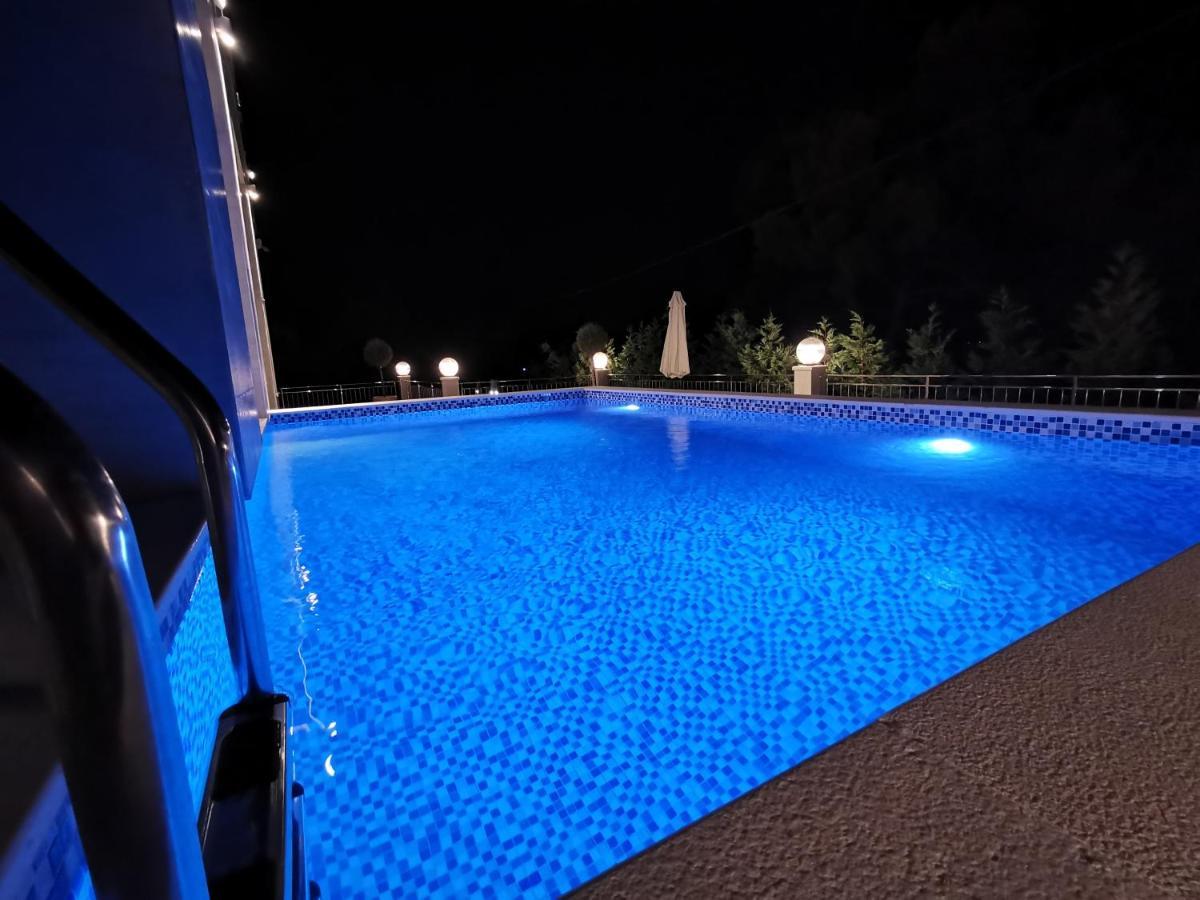 Hotel Montenino Бар Екстериор снимка