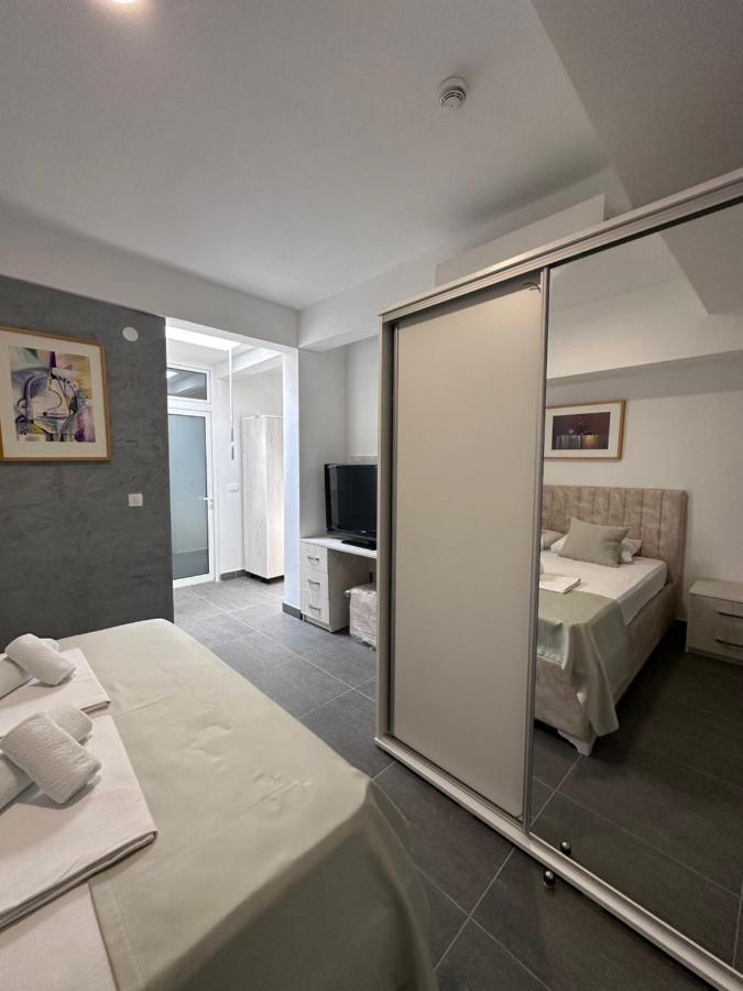 Hotel Montenino Бар Екстериор снимка
